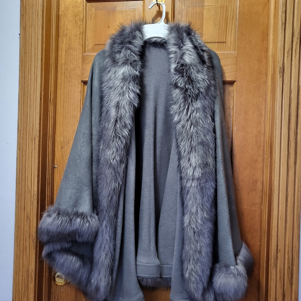 Gray cape faux fur